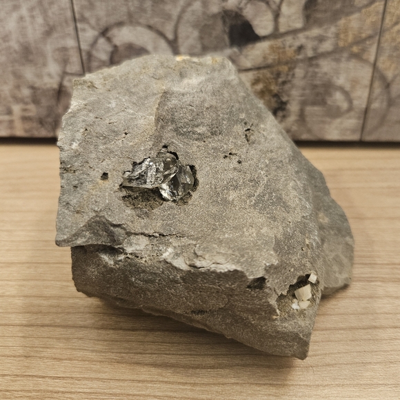 Herkimer diamonds in matrix - Picture 2 of 7